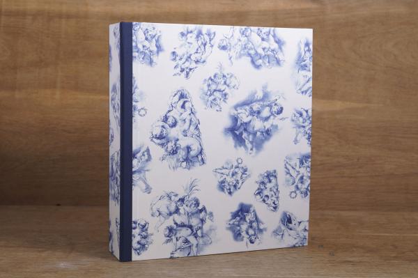 Folder with putti motif, blue and white